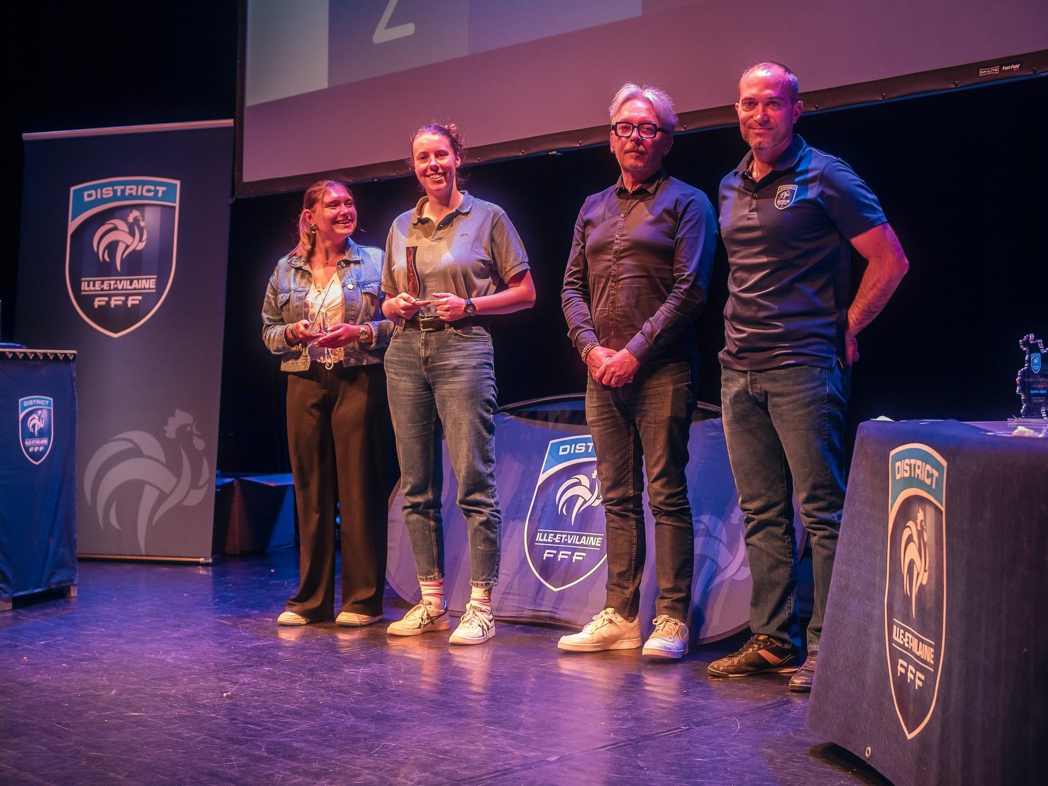 Léa Blivet sur le podium des meilleures arbitres de la saison 2023-2024.