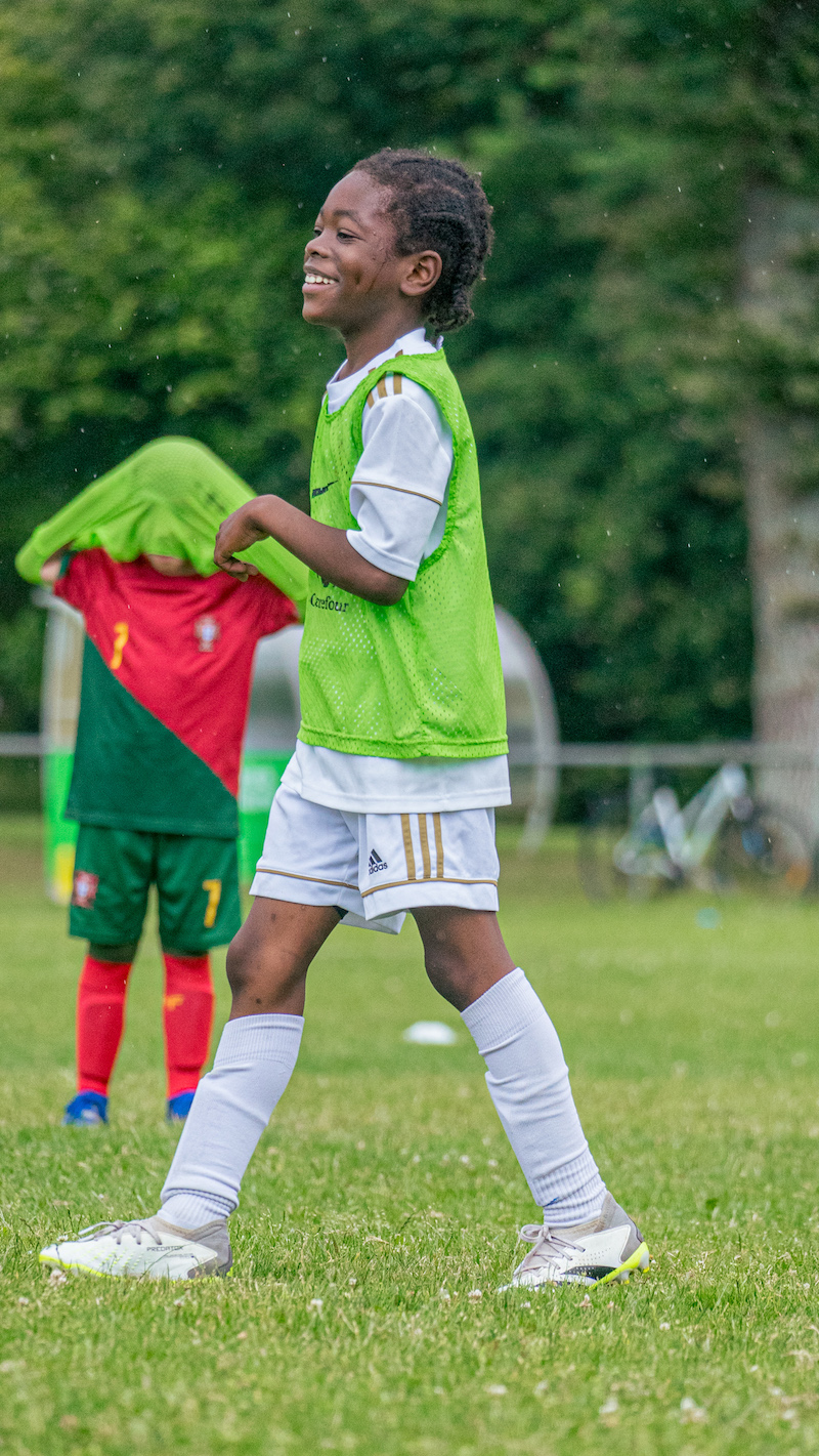 Inscris toi aux stages d'été du FC Mordelles.